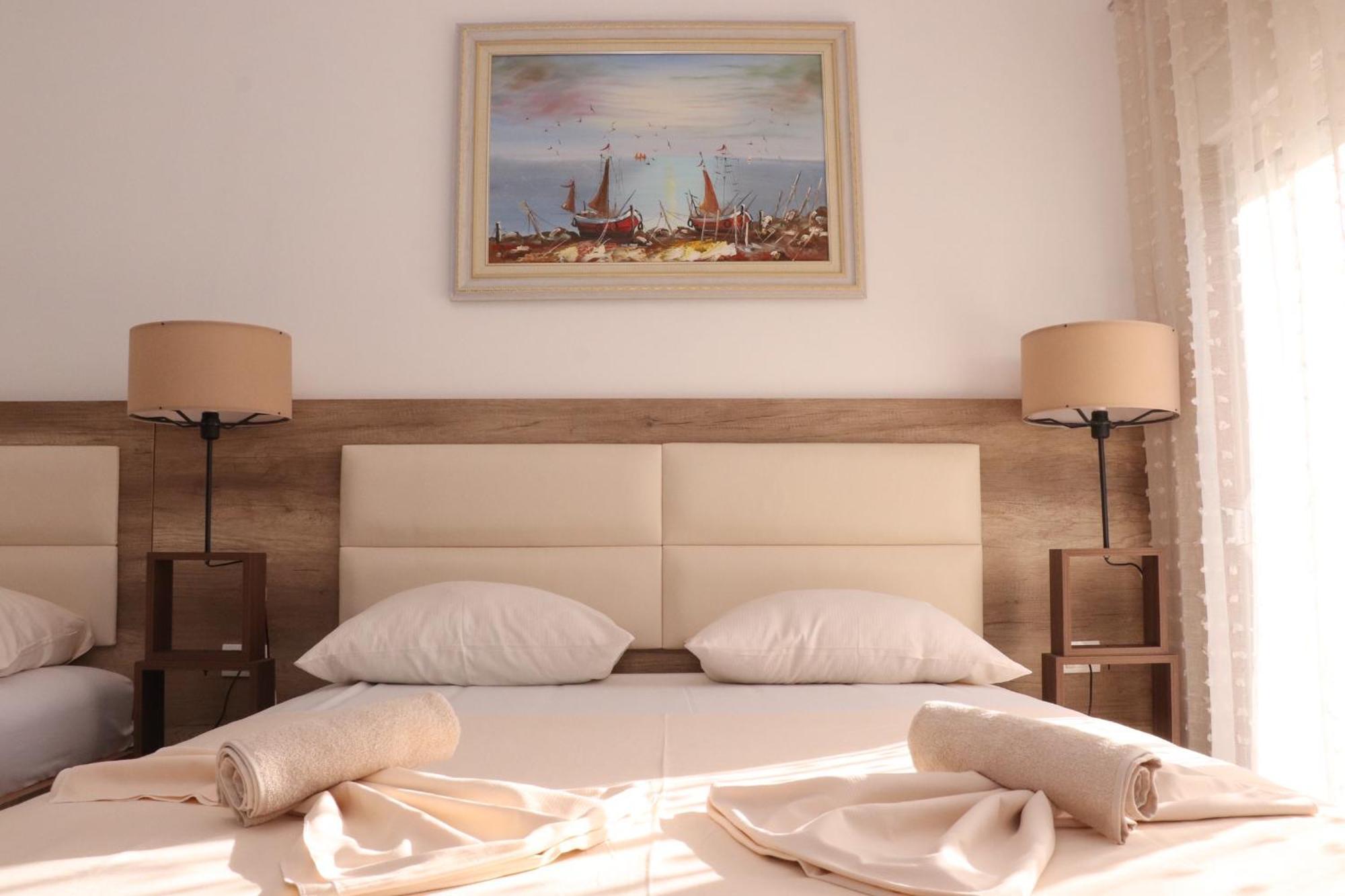 Gjinaj Apartments Улцинь Экстерьер фото