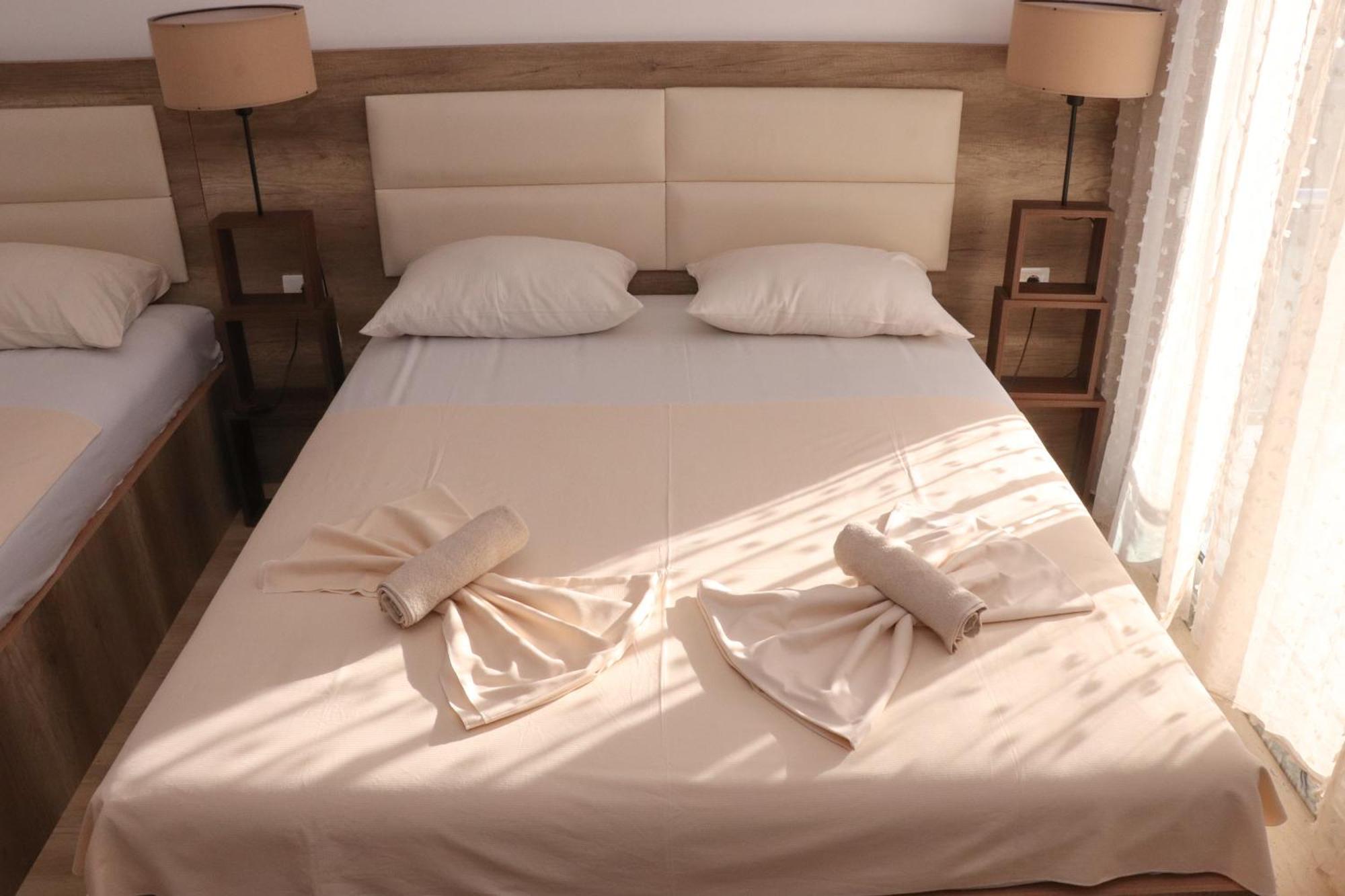 Gjinaj Apartments Улцинь Экстерьер фото