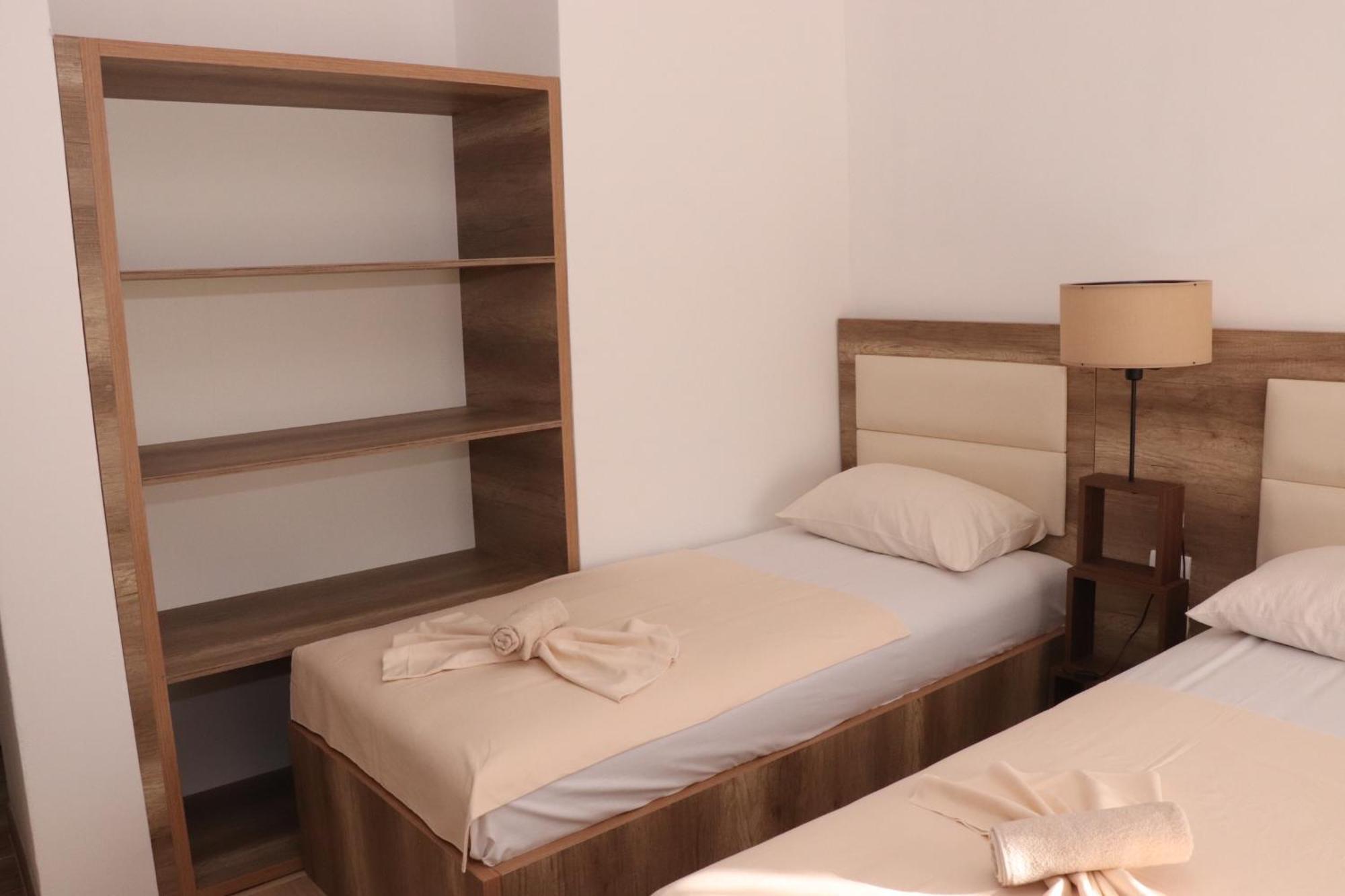 Gjinaj Apartments Улцинь Экстерьер фото