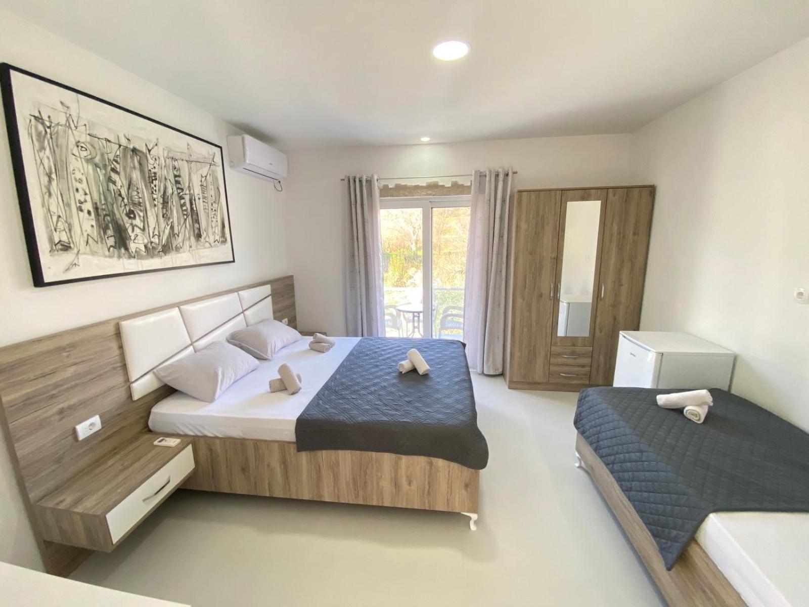 Gjinaj Apartments Улцинь Экстерьер фото