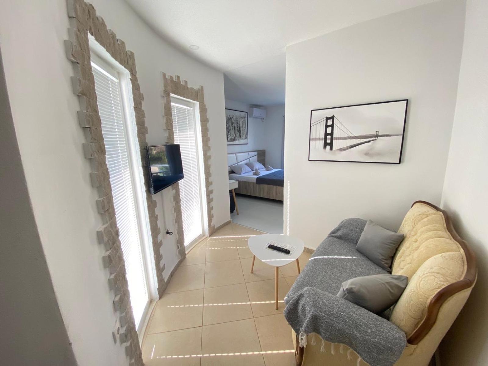 Gjinaj Apartments Улцинь Экстерьер фото