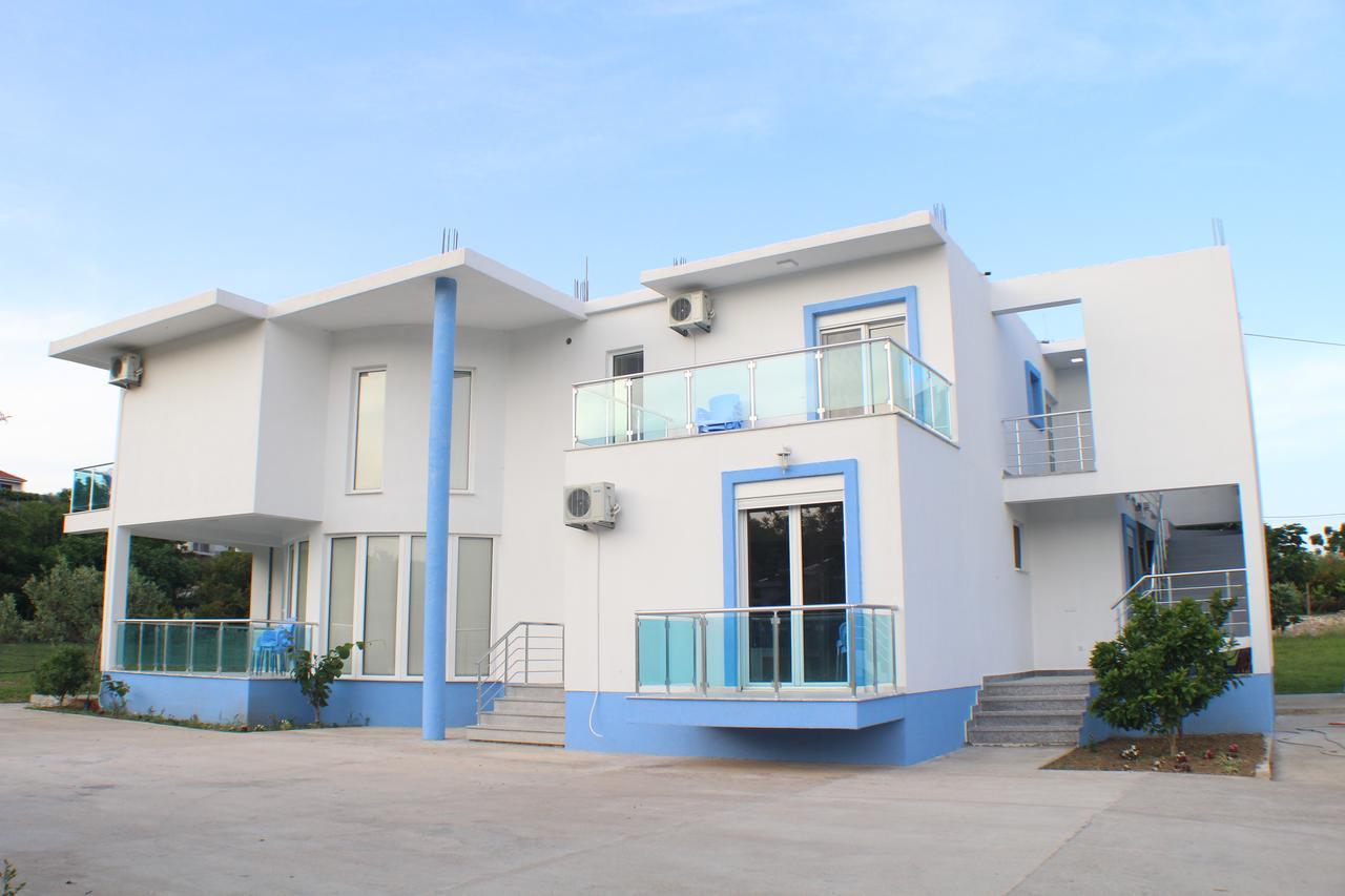 Gjinaj Apartments Улцинь Экстерьер фото